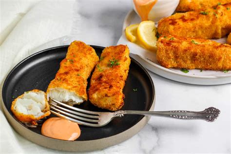 air-fryer-fish-sticks-with-spicy-mayo-ministry-of-curry image