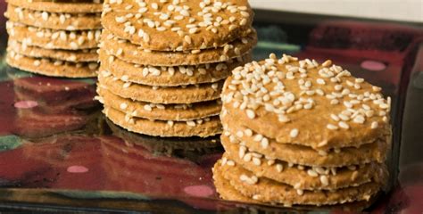 oat-crackers-healthy-snack-recipes-heart-foundation image