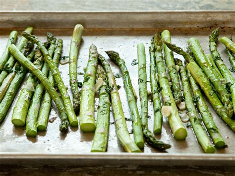 recipe-roasted-asparagus-with-garlic-and-parsley image