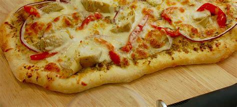 recipe-artichoke-and-red-pepper-pizza-diy-active image
