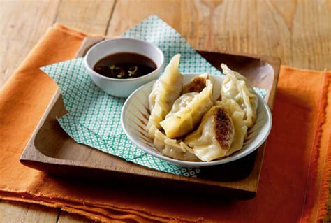 how-to-make-gyoza-japanese-potstickers-recipe-with image