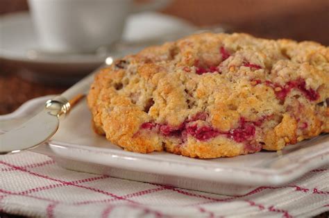 raspberry-scones-recipe-joyofbakingcom-video image