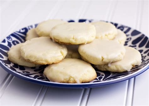glazed-lemon-cookies-handle-the-heat image