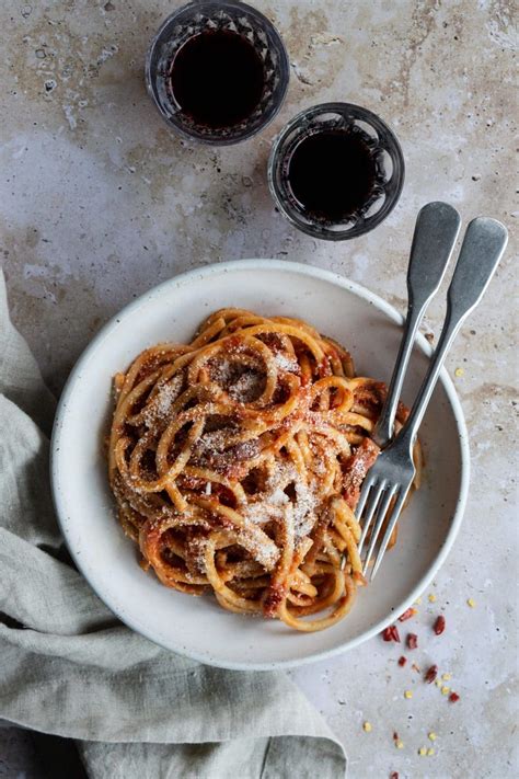 pasta-amatriciana-the-real-roman-recipe-pina image