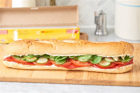 recipe-summer-vegetables-sub-sandwich-with-garlic image