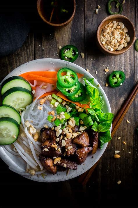 bn-thịt-nướng-vietnamese-grilled-pork-with-noodles image