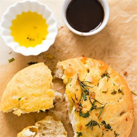 balsamic-vinegar-and-olive-oil-bread-dip image