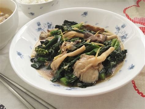 stir-fried-kailan-with-oyster-sauce-recipe-souper image