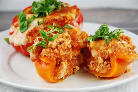 quinoa-and-chicken-stuffed-peppers-recipe-3-points image
