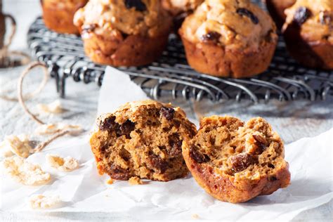 gingerbread-muffins-with-raisins-kelloggs image