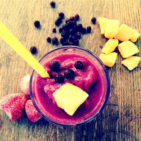mango-strawberry-and-blueberry-smoothie-the image