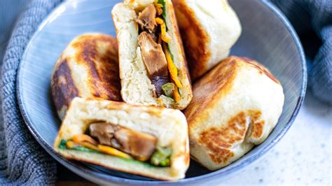 best-ever-vegan-bao-buns-with-vegetables image