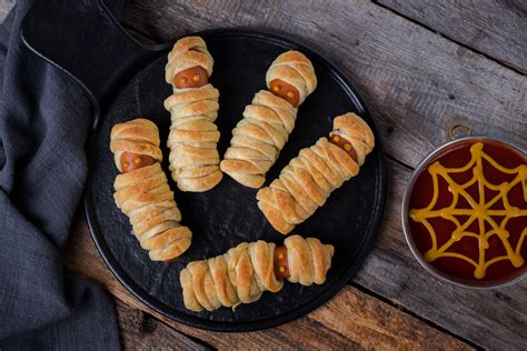 mummy-hot-dogs-recipe-for-halloween image