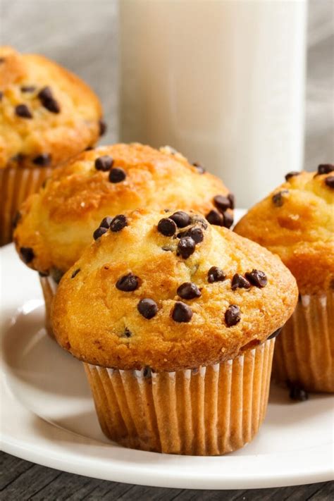 30-easy-chocolate-chip-desserts-insanely-good image