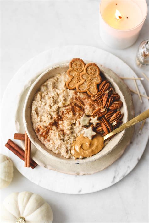 healthy-gingerbread-oatmeal-one-pot image