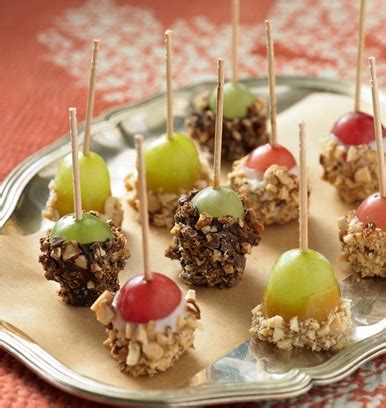 chocolate-toffee-grapes-chocolate-almond-grapes image