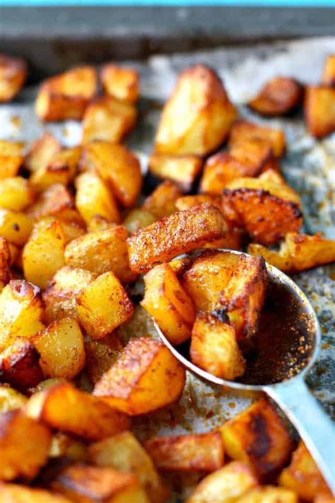 perfectly-seasoned-roasted-potatoes-the-pretty-bee image