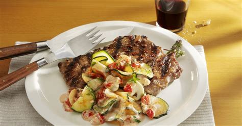 grilled-pork-chops-with-zucchini-and-mushrooms-eat image