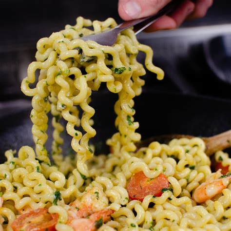 pesto-king-prawn-pasta-recipe-quick-easy-pasta-dish image