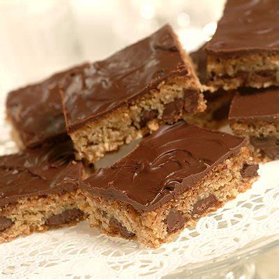 chunky-chocolate-blonde-brownies-toll-house image