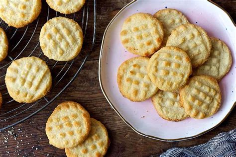 gluten-free-almond-flour-shortbread-cookies image