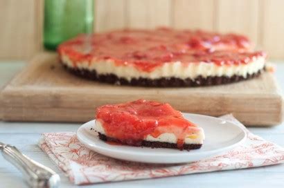 chocolate-strawberry-cream-cheese-tart-tasty image