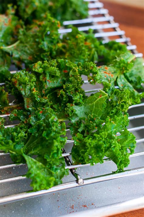 spicy-kale-chips-recipe-peas-and-crayons-blog image