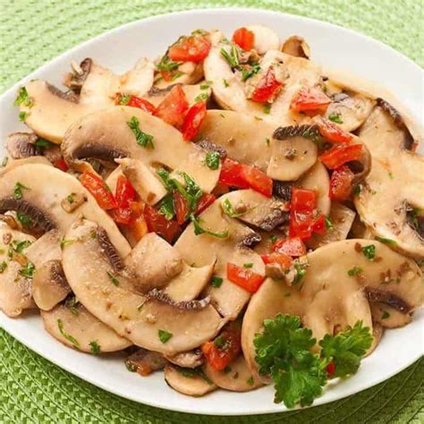 mushroom-and-tomato-salad image