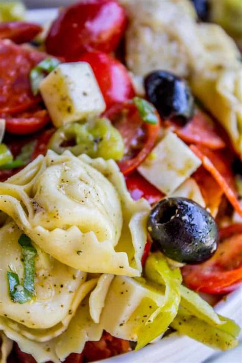 italian-tortellini-and-pepperoni-pasta-salad-the-food image