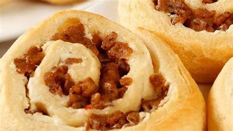 sausage-and-cheese-pinwheels-jimmy-dean-brand image