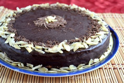 eggless-chocolate-almond-cake-reine-de-saba-avec image