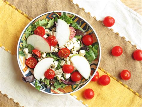 the-most-delicious-easy-feta-apple-salad image
