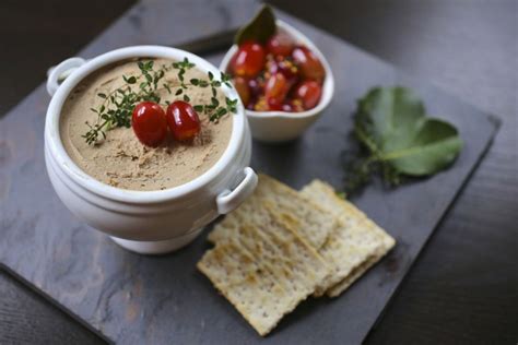 chicken-liver-pt-with-thyme-and-brandy-nerds image