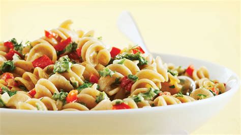 cheesy-spinach-pasta-toss-foodland image