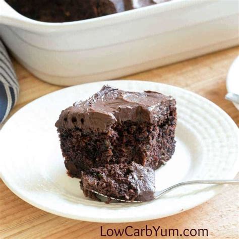 best-keto-chocolate-cake-recipe-low-carb-yum image