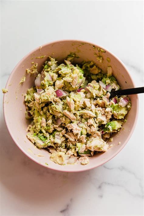 avocado-tuna-salad-cucumber-boats-paleo-whole30 image