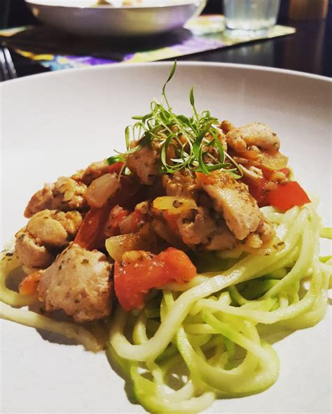 zoodles-with-lemon-garlic-chicken-mummy-is-cooking image