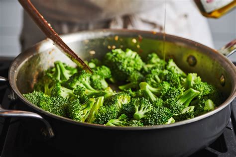 easy-simple-sauted-garlic-broccoli-recipe-the-mom-100 image
