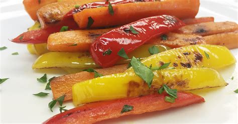 spiced-roasted-carrots-and-bell-peppers-nature-fresh image