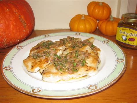 turkey-cutlets-in-a-roasted-garlic-sauce-with-fresh image