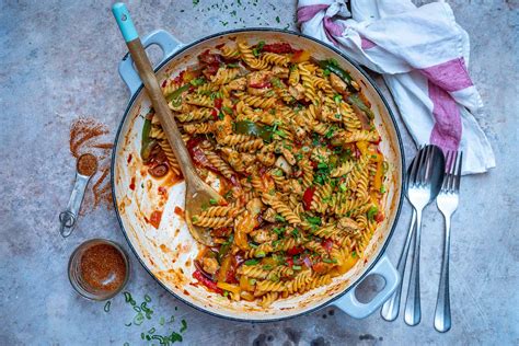 one-pot-chicken-fajita-pasta-recipe-video image