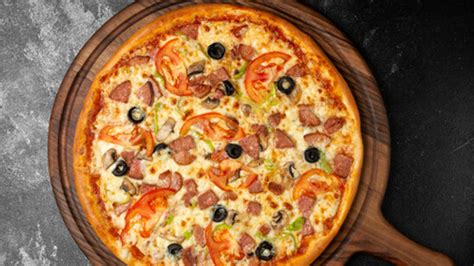 pollo-pizza-recipe-irfan-wasti-masala-tv image