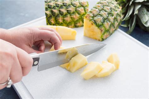 pineapple-and-mango-mojitos-cutco image
