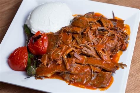 İskender-kebab-turkish-foodie image
