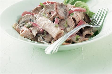 rigatoni-with-veal-mushrooms-and-red-peppers image