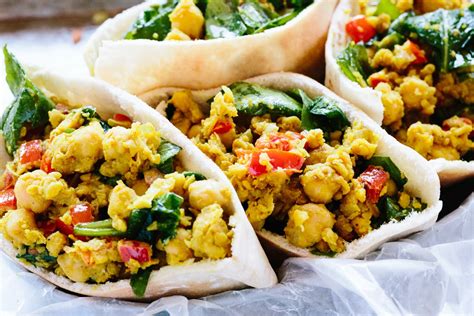 scrambled-chickpea-and-spinach-breakfast-pitas image