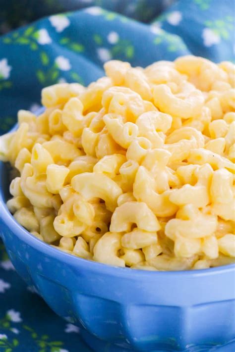 creamy-stovetop-mac-and-cheese-easy image