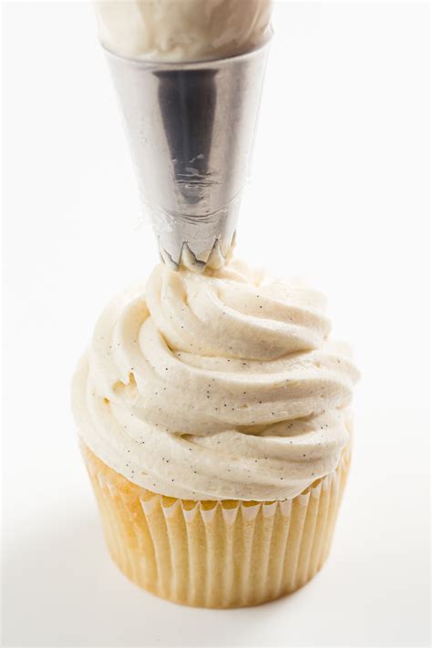 sour-cream-frosting-tangy-and-sweet-buttercream image