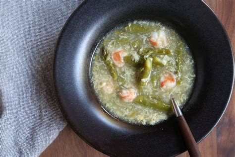 asparagus-shrimp-and-egg-drop-soup-recipe-viet image
