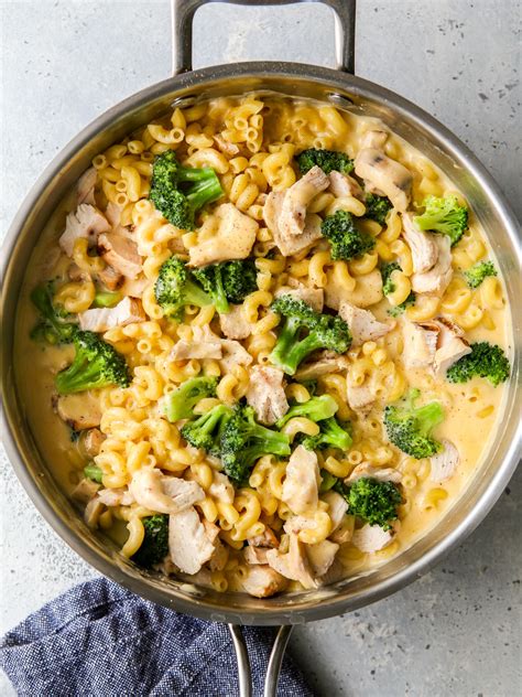 chicken-broccoli-macaroni-and-cheese-completely image